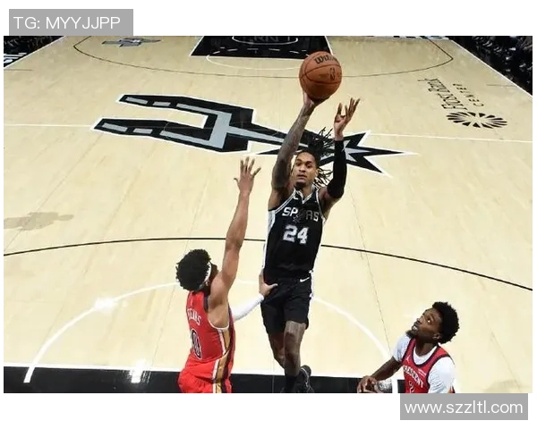 福克斯全能表现助马刺战胜独行侠克莱贡献12分展现实力 福克斯全能表现助马刺战胜独行侠克莱贡献12分展现实力